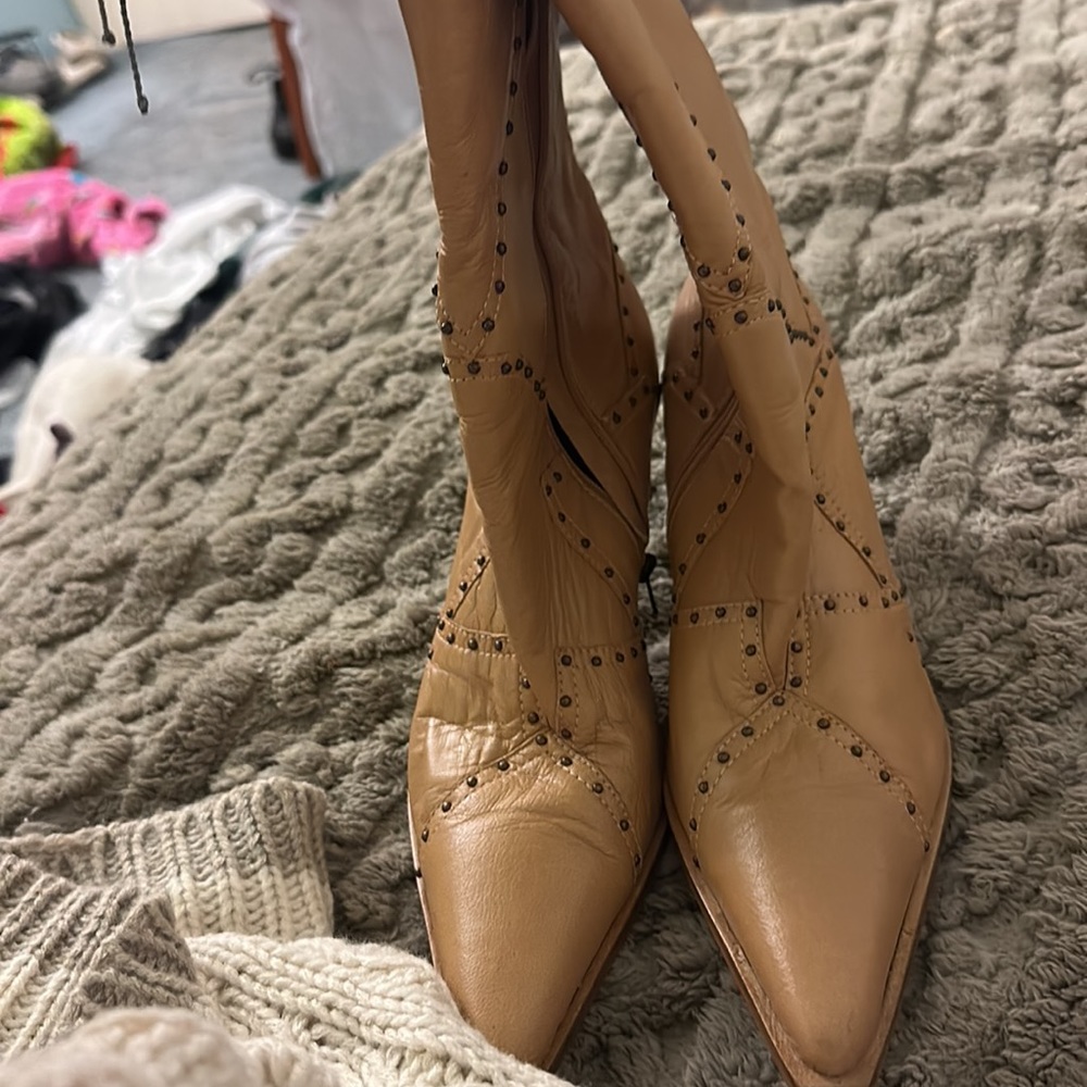 boots - Picture 2 of 2